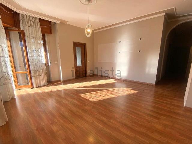 Appartamento in vendita di 125 m² in Via Francesco Petrarca, 10