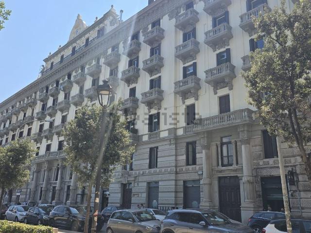 Appartamento in vendita di 125 m² in Via Francesco Saverio Abbrescia