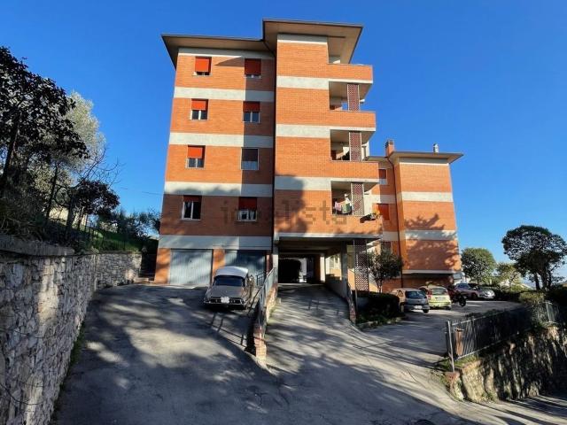 Appartamento in vendita di 125 m² in Via Fratelli Rosselli, 4