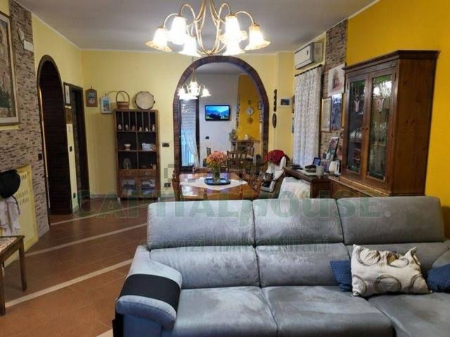 Appartamento in vendita di 125 m² in Via IV Novembre, 14