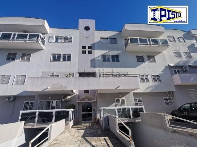 Appartamento in vendita di 125 m² in Via Lago di Montepulciano, 10