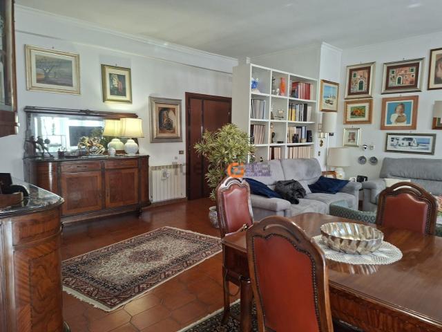Appartamento in vendita di 125 m² in Via Luigi Kossuth