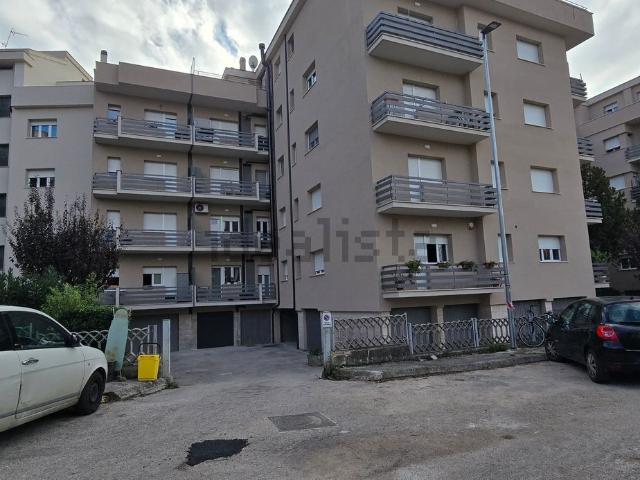 Appartamento in vendita di 125 m² in Via Marche, 11