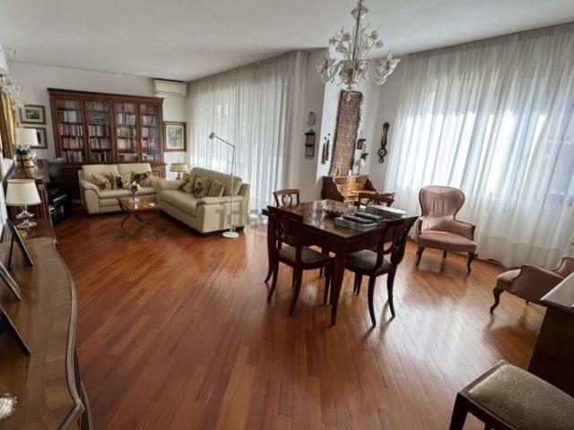 Appartamento in vendita di 125 m² in Via Mestrina