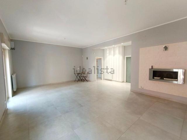 Appartamento in vendita di 125 m² in Via Salvo D&apos Acquisto