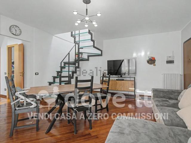 Appartamento in vendita di 125 m² in Via Sant&apos Ambrogio, 6