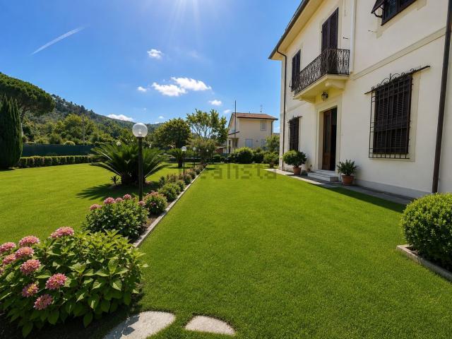 Appartamento in vendita di 125 m² in Via Sarzanese Nord, 24