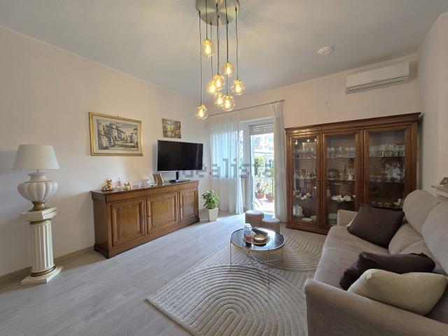 Appartamento in vendita di 125 m² in Via Simonide, 35
