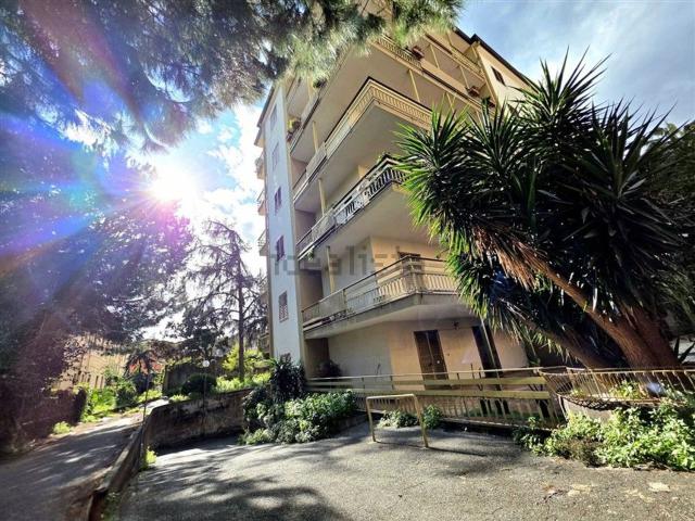 Appartamento in vendita di 125 m² in Via Padre Ambrogio