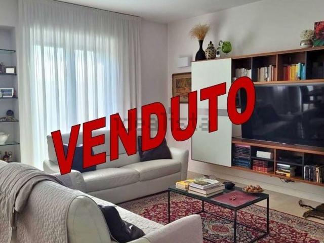 Appartamento in vendita di 125 m² in Via Paolo Bassi