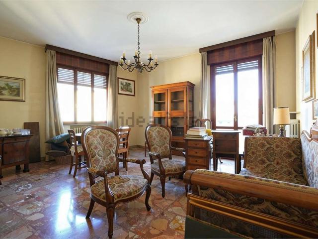 Appartamento in vendita di 125 m² in Via Pelusia