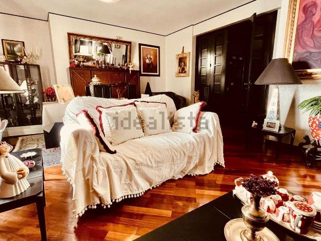 Appartamento in vendita di 125 m² in Via Roberto Cattaneo, 35