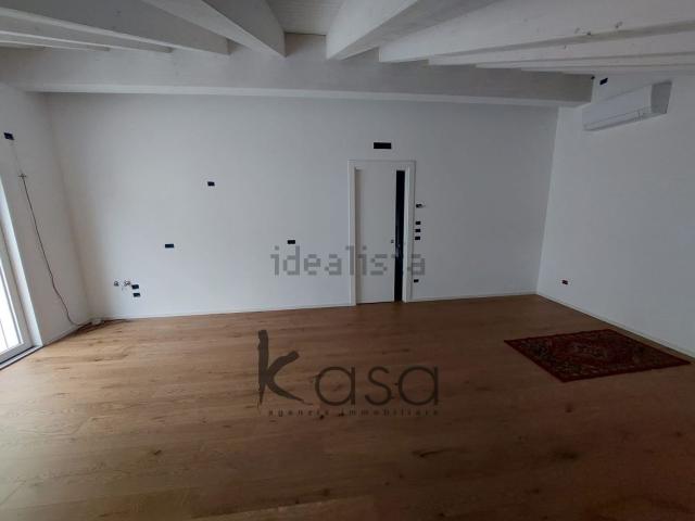 Appartamento in vendita di 125 m² in Via Roma