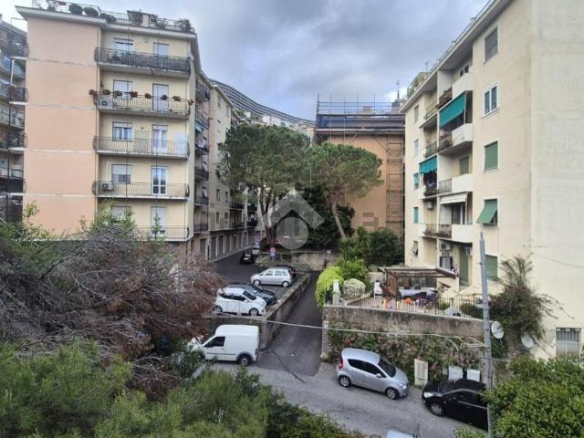 Appartamento in vendita di 125 m² in Via Remigio Zena, 1
