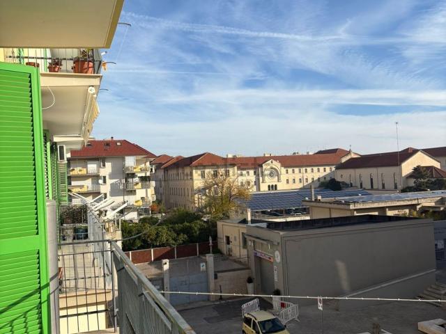 Appartamento in vendita di 125 m² in Via Tenente Silvestri, 85