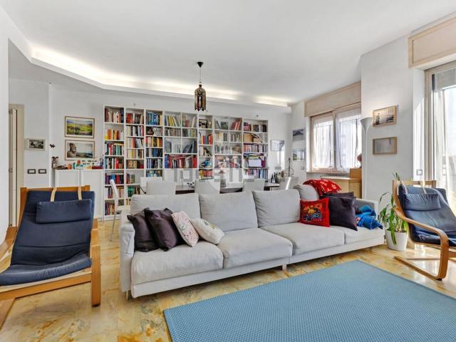 Appartamento in vendita di 125 m² in Via Teodosio, 83