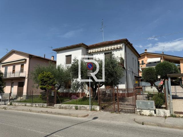 Appartamento in vendita di 125 m² in Via Trò Meldola, 2660