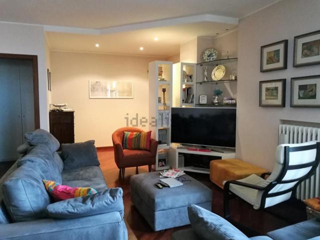 Appartamento in vendita di 125 m² in Via Ugo Tombesi