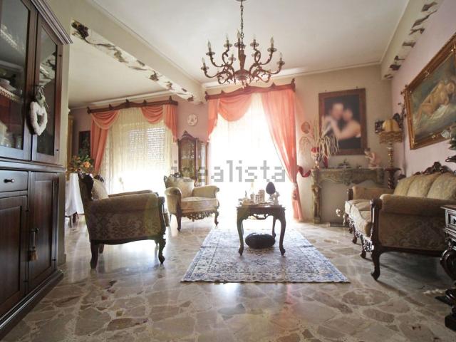 Appartamento in vendita di 125 m² in Via Vincenzo Ajovalasit, 10