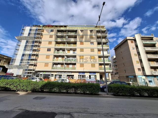 Appartamento in vendita di 125 m² in Viale Teracati, 110