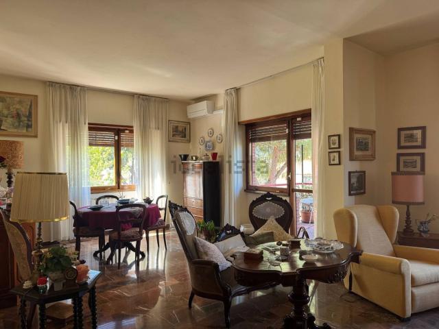 Appartamento in vendita di 125 m² in Viale Alessandro Guidoni