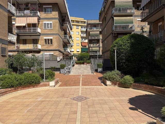 Appartamento in vendita di 125 m² in Viale dei Colli Portuensi