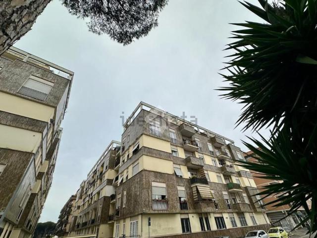 Appartamento in vendita di 125 m² in Viale dei Promontori, 426