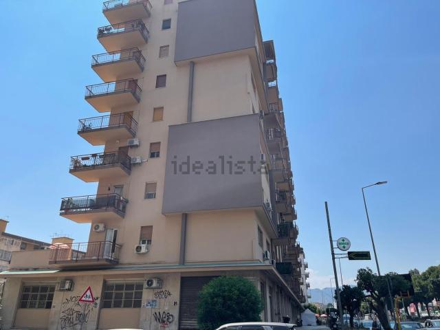 Appartamento in vendita di 125 m² in Viale della Regione Siciliana, 2253