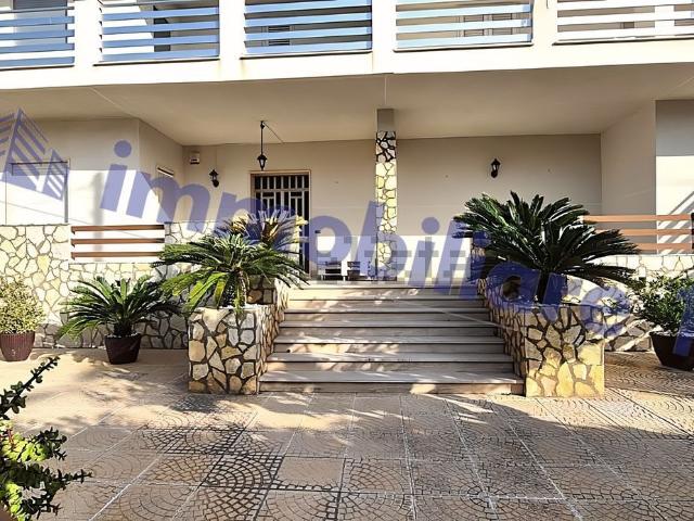 Appartamento in vendita di 125 m² in Viale di Calatubo, 189