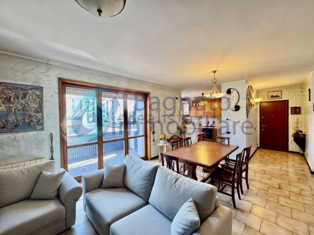 Appartamento in vendita di 125 m² in Viale Giulio Cesare, 147
