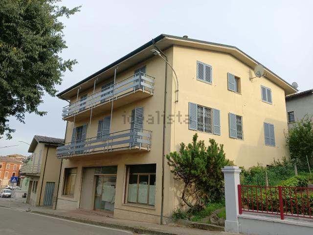 Appartamento in vendita di 125 m² in Viale Giuseppe Castagnetti, 11