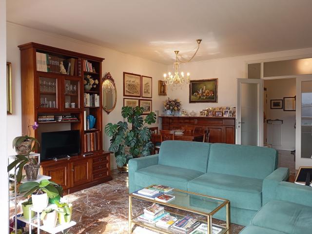 Appartamento in vendita di 125 m² in Viale Medaglie D&apos Oro