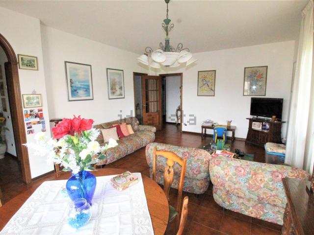 Appartamento in vendita di 125 m² in Circonvallazione Dante Alighieri