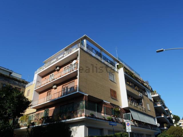 Appartamento in vendita di 125 m² in Largo Gerolamo Belloni, 10