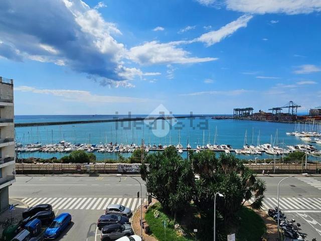 Appartamento in vendita di 125 m² in Piazza Lido di Pegli, 2