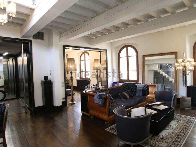 Appartamento in vendita di 125 m² in Piazza Santa Maria delle Carceri