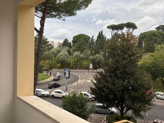 Appartamento in vendita di 115 m² in Piazzale Hegel