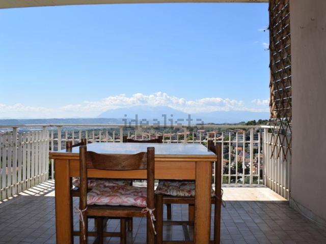 Appartamento in vendita di 125 m² in Strada Colle Scorrano, 52