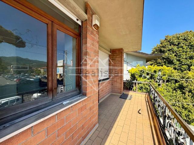 Appartamento in vendita di 125 m² in Strada Statale 1, 1