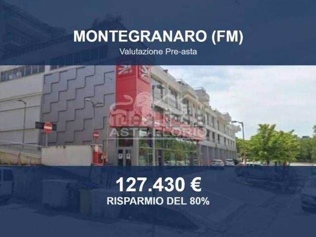 Appartamento in vendita di 1260 m² in Via Fratelli Cervi