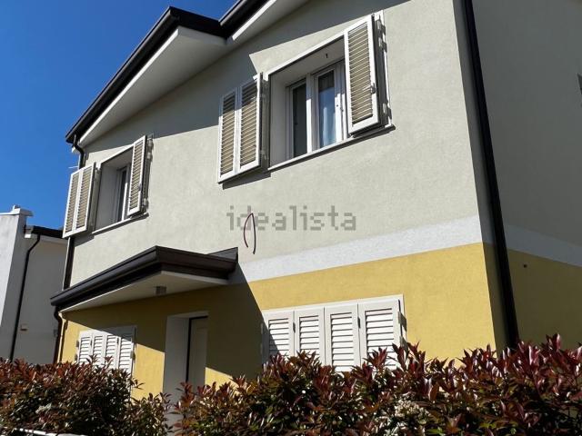 Appartamento in vendita di 126 m² in Via Cardinale Francesco Bertazzoli