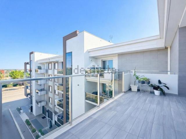 Appartamento in vendita di 126 m² in Via Carmicelli, 35