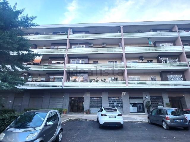 Appartamento in vendita di 126 m² in Via Alberto Litta Modignani