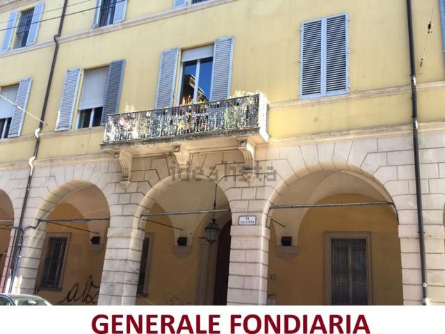 Appartamento in vendita di 126 m² in Via Galliera