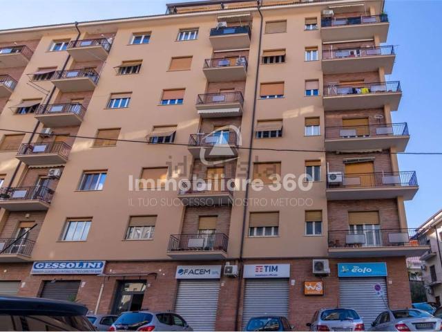 Appartamento in vendita di 126 m² in Via Gerolamo de Rada, 37