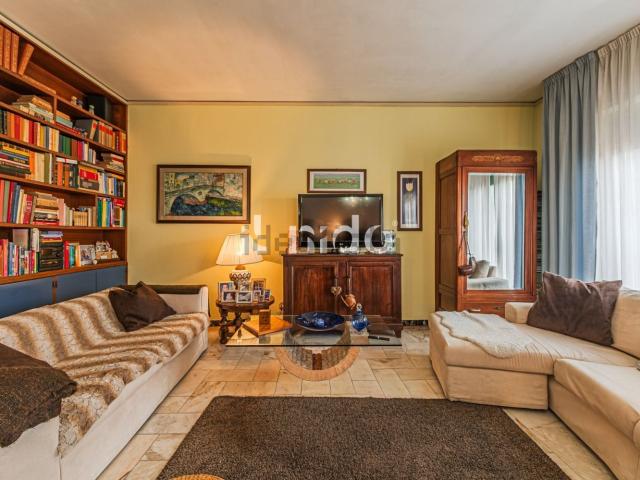 Appartamento in vendita di 125 m² in Via Giacomo Matteotti