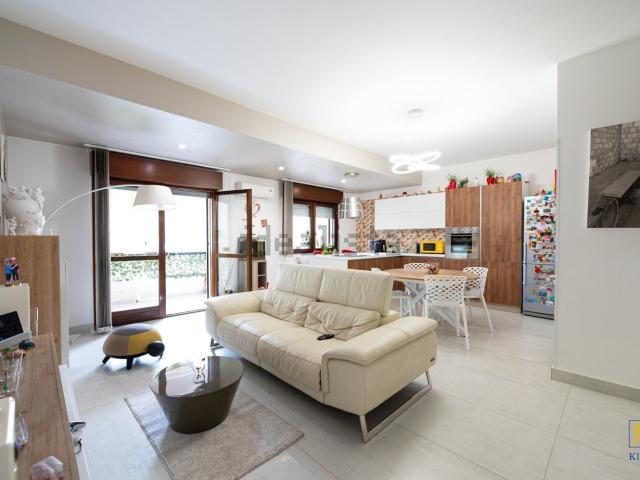 Appartamento in vendita di 126 m² in Via Giacinto Menotti Serrati, 16