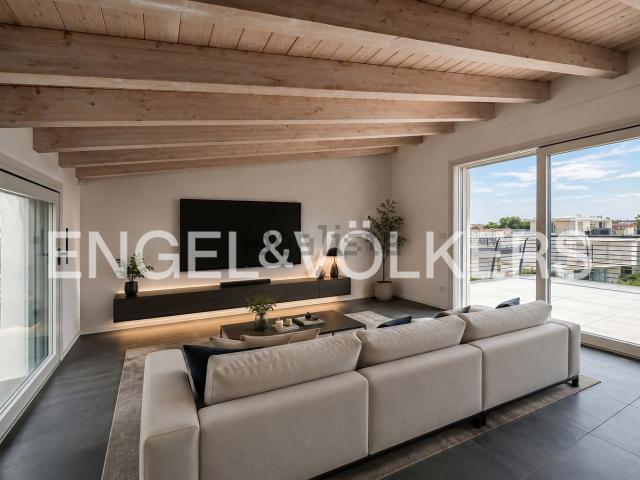 Appartamento in vendita di 126 m² in Via Don Bruno Pozzetti