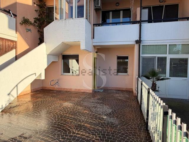 Appartamento in vendita di 126 m² in Via degli Aceri, 40