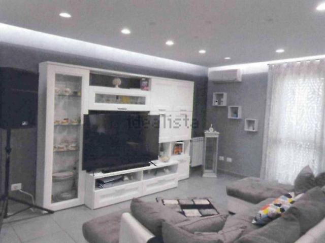 Appartamento in vendita di 126 m² in Via Degli Argentieri Acesi, 26